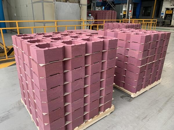 Shuttle kiln for firing chrome corundum bricks...