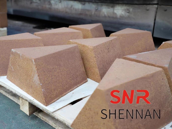 What are the physical properties of refractory mate...